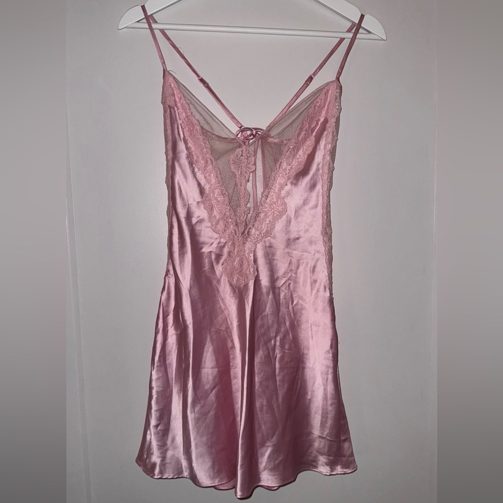 Elegant Pink Lace Trim Nightgown